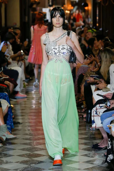 Look 40